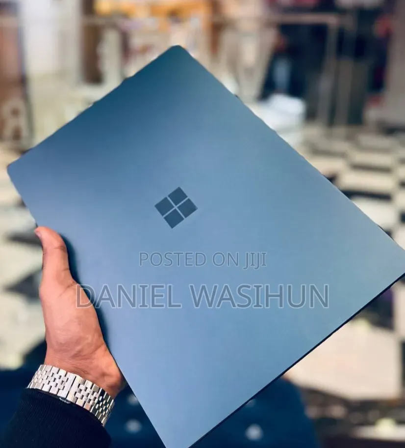 New Microsoft Surface Laptop 3 16GB Intel Core i7 SSHD (Hybrid) 256GB