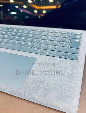 New Microsoft Surface Laptop 3 16GB Intel Core i7 SSHD (Hybrid) 256GB
