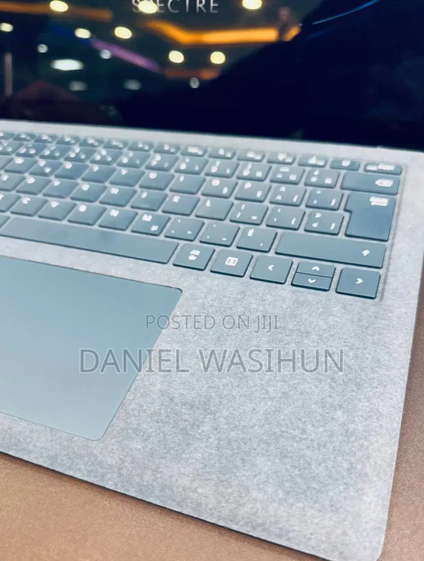 New Microsoft Surface Laptop 3 16GB Intel Core i7 SSHD (Hybrid) 256GB