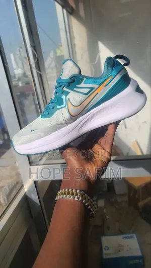 Nike Zoom "I-Free Run" Performance Sneakers