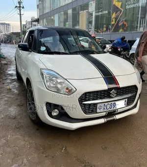 Suzuki Swift 2022 White