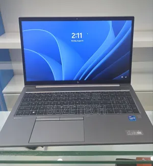 New Laptop HP ZBook Firefly G8 16GB Intel Core i7 SSD 512GB