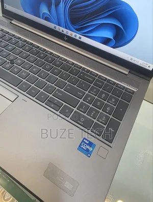 New Laptop HP ZBook Firefly G8 16GB Intel Core i7 SSD 512GB