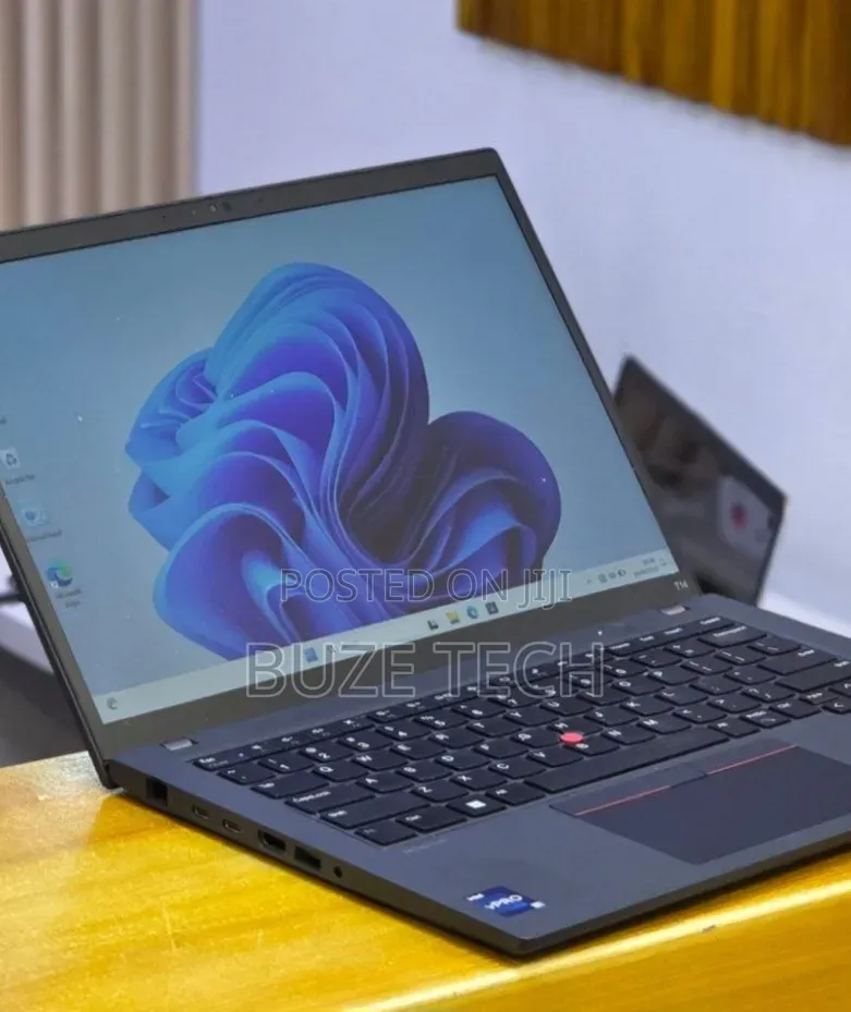 New Laptop Lenovo ThinkPad T14 G4 16GB Intel Core i5 SSD 512GB