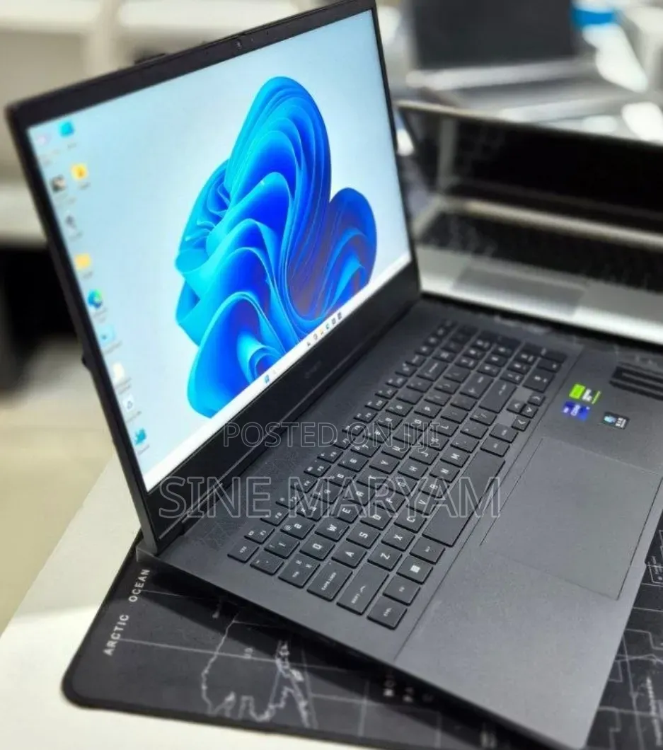 New Laptop HP Omen 17-an188nr 16GB Intel Core i9 SSD 256GB