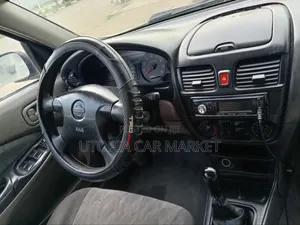 Nissan Sunny 2002