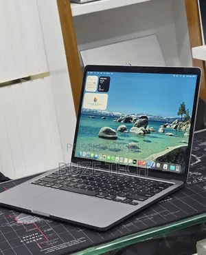 New Laptop Apple MacBook Pro 2022 M2 16GB Apple M2 SSD 512GB