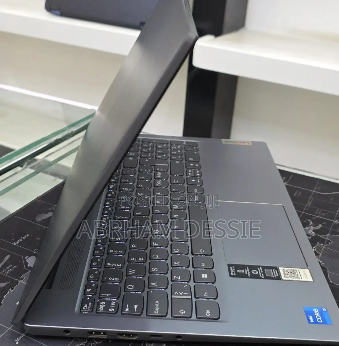 New Laptop Lenovo 8GB Intel Core i5 SSD 512GB