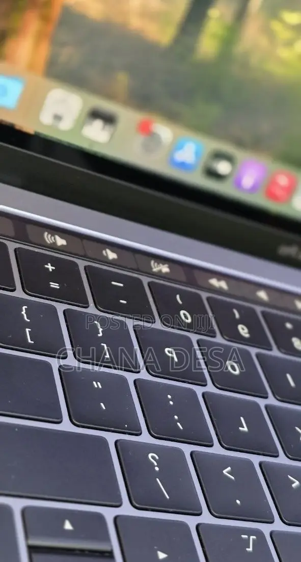 New Laptop Apple MacBook Pro 2019 16GB Intel Core i5 SSD 512GB