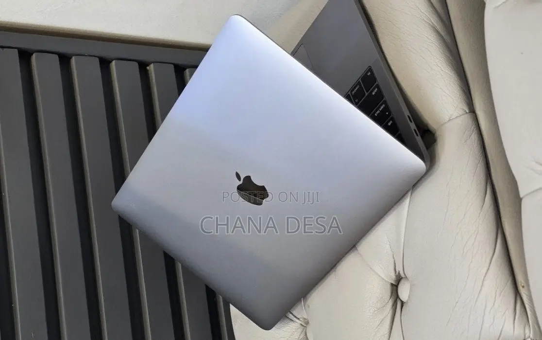 New Laptop Apple MacBook Pro 2019 16GB Intel Core i5 SSD 512GB
