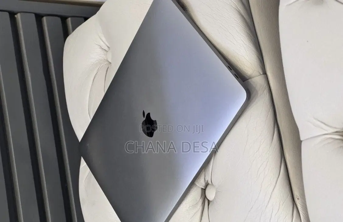 New Laptop Apple MacBook Pro 2019 16GB Intel Core i7 SSD 512GB