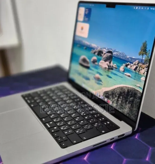 New Laptop Apple MacBook Pro 2024 M4 16GB Apple M4 Pro SSD 512GB