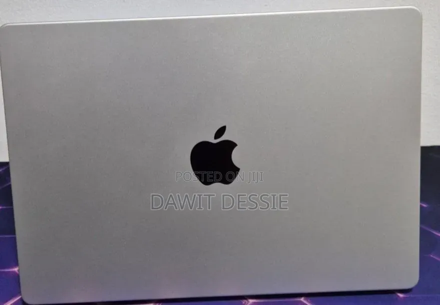 New Laptop Apple MacBook Pro 2024 M4 16GB Apple M4 Pro SSD 512GB