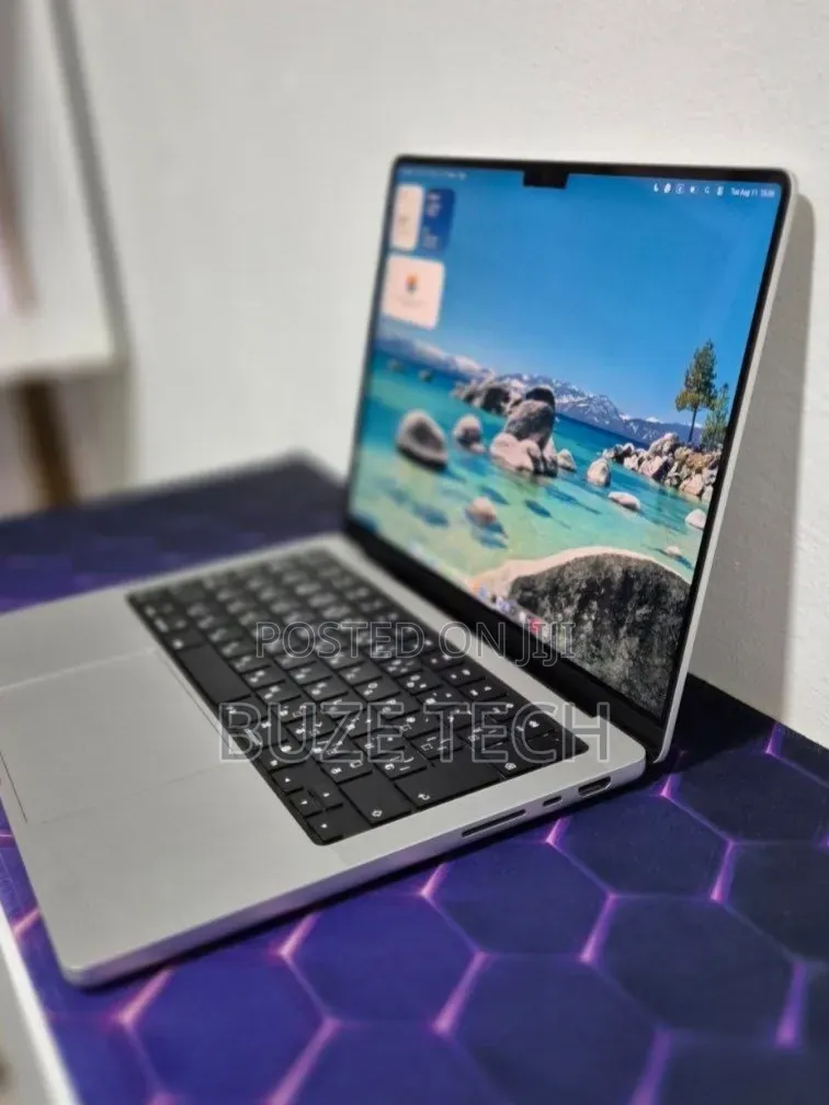 New Laptop Apple MacBook Pro 2024 M4 16GB Apple M4 Pro SSD 512GB