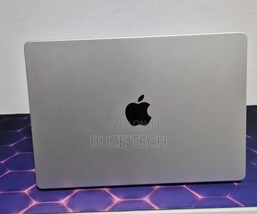 New Laptop Apple MacBook Pro 2024 M4 16GB Apple M4 Pro SSD 512GB