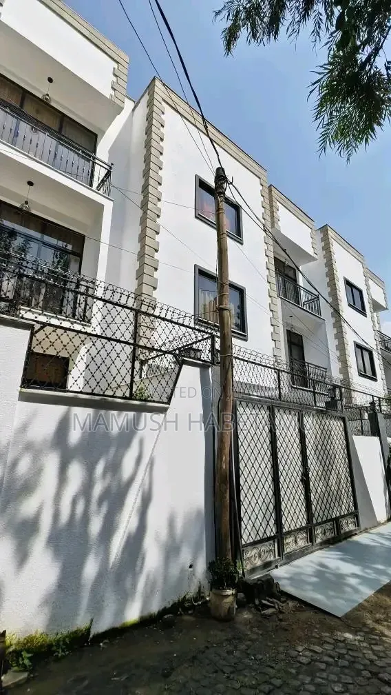 Furnished 6bdrm Townhouse/Terrace in ግል, Nifas Silk-Lafto for sale