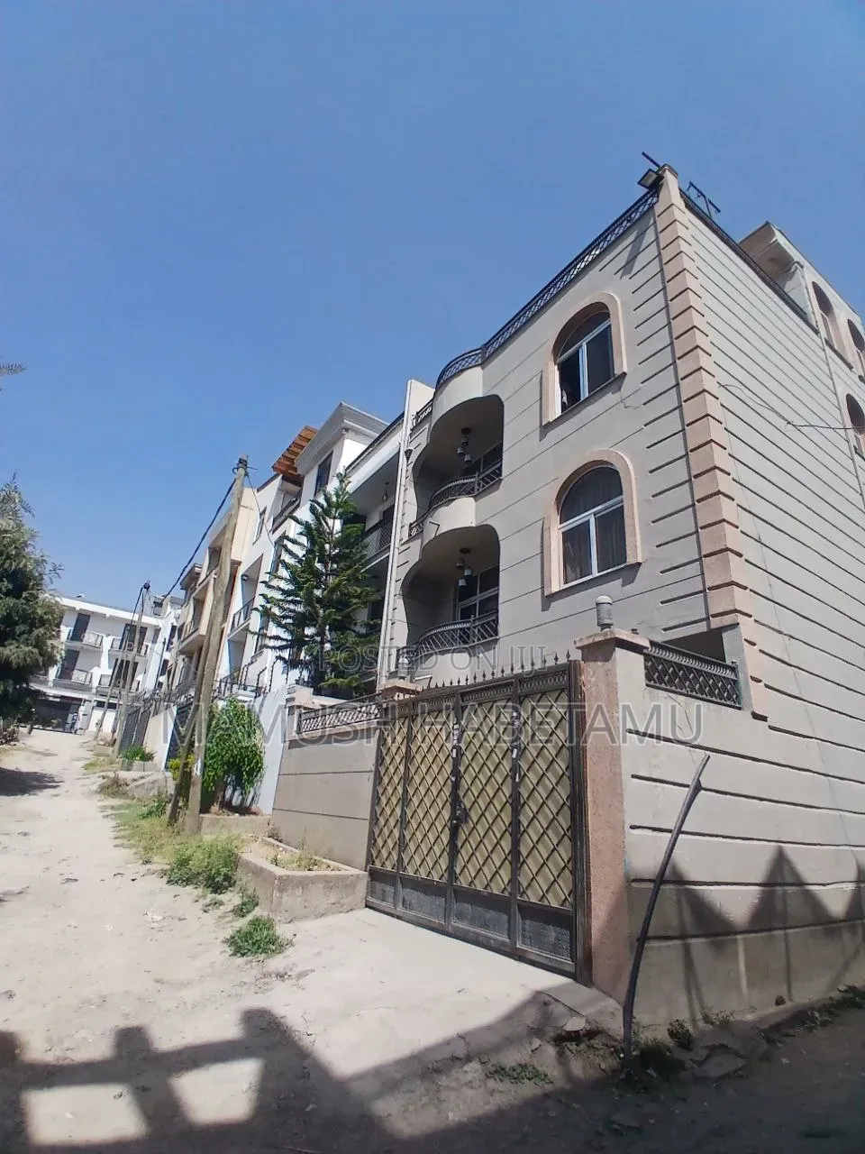 Furnished 6bdrm House in የግል, Nifas Silk-Lafto for sale