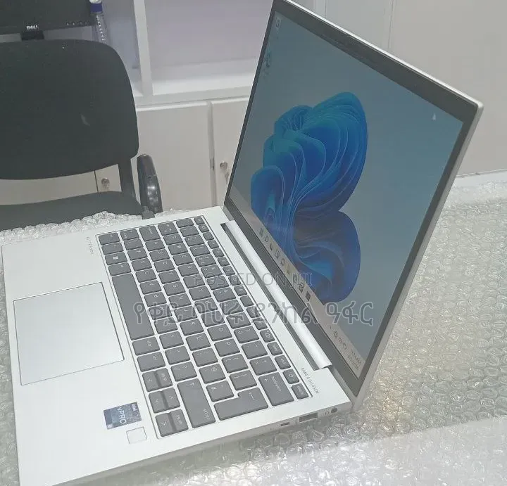 New Laptop HP EliteBook 830 G9 16GB Intel Core i5 SSD 512GB