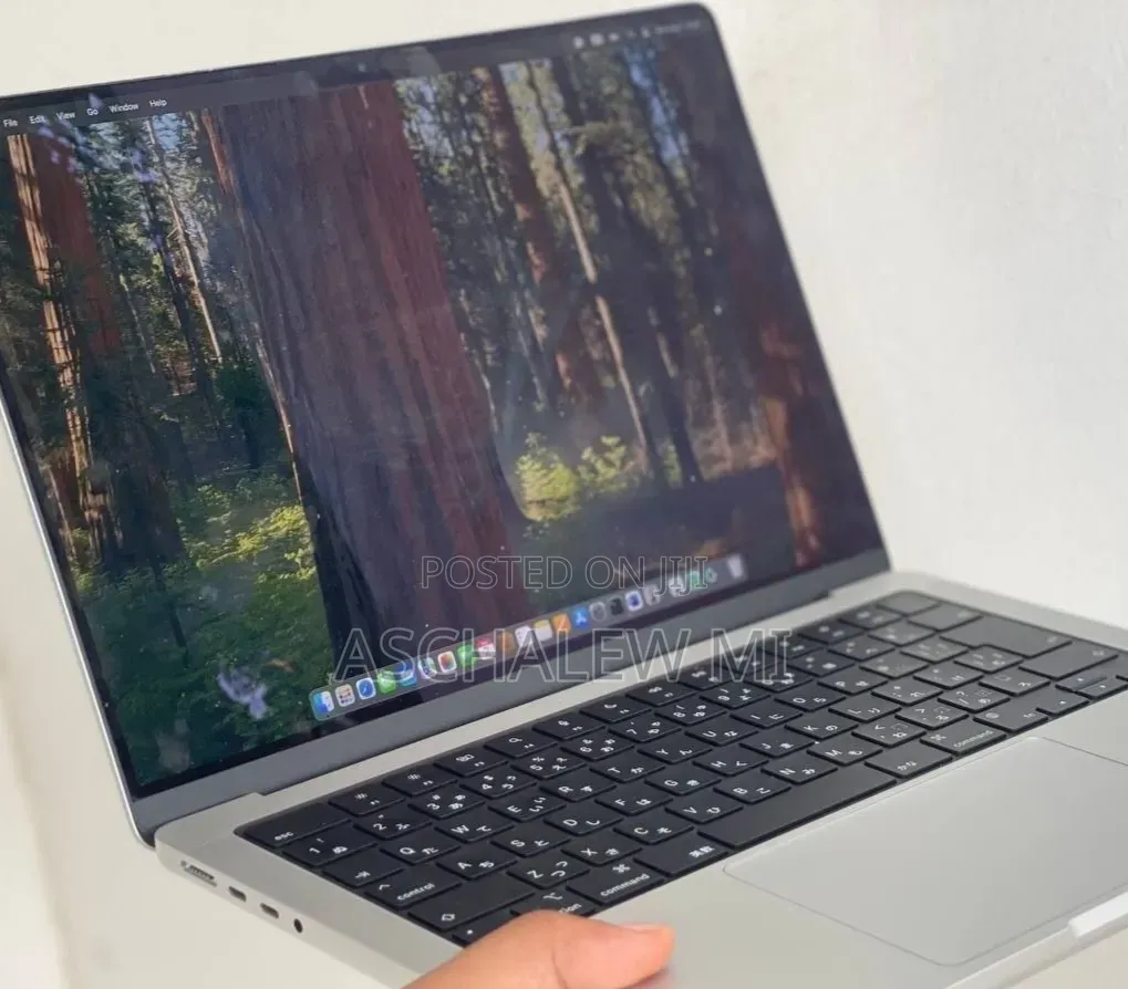 New Laptop Apple MacBook Pro 2024 M4 16GB Apple M4 Pro SSD 512GB