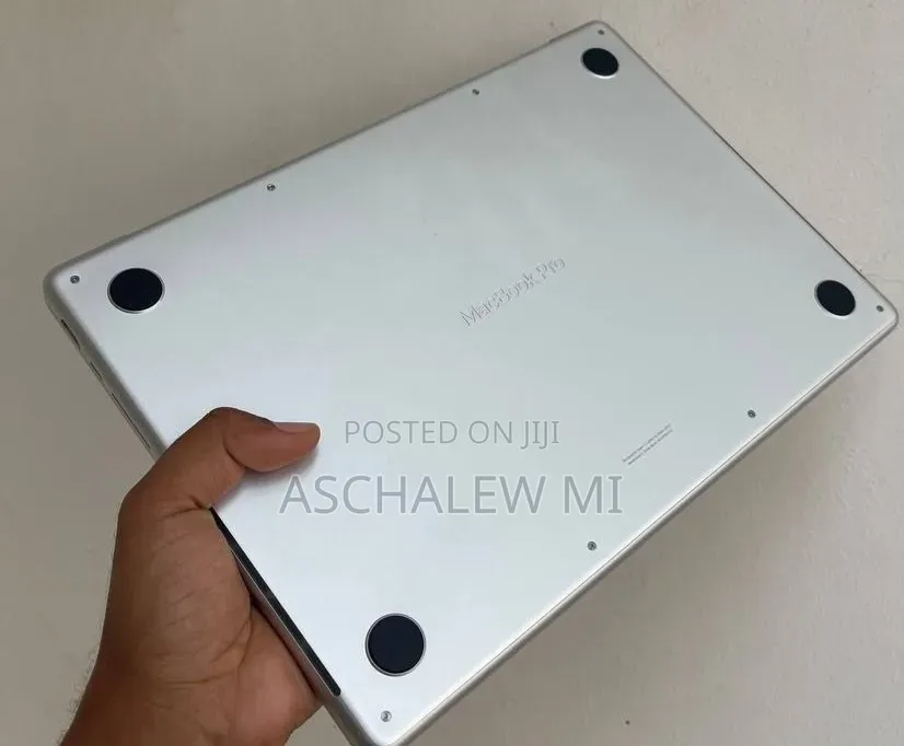 New Laptop Apple MacBook Pro 2024 M4 16GB Apple M4 Pro SSD 512GB