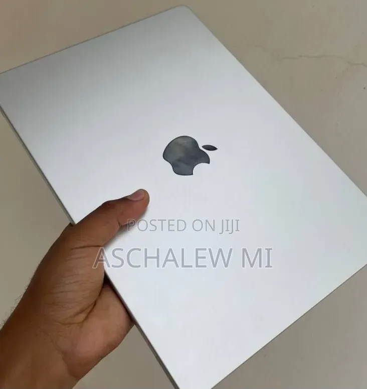 New Laptop Apple MacBook Pro 2024 M4 16GB Apple M4 Pro SSD 512GB