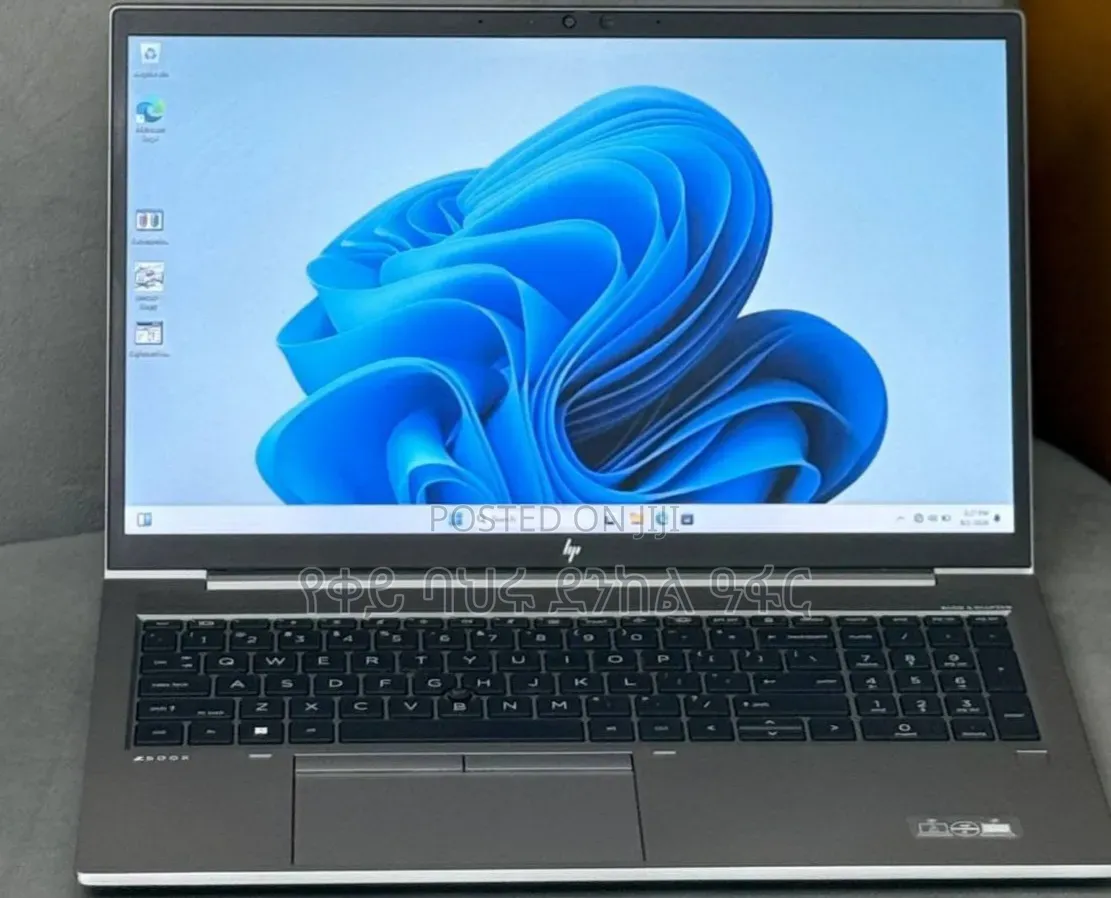 New Laptop HP ZBook Firefly G8 16GB Intel Core i7 SSD 512GB