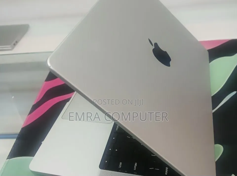 New Laptop Apple MacBook Pro 2021 M1 16GB Apple M1 Pro SSD 512GB