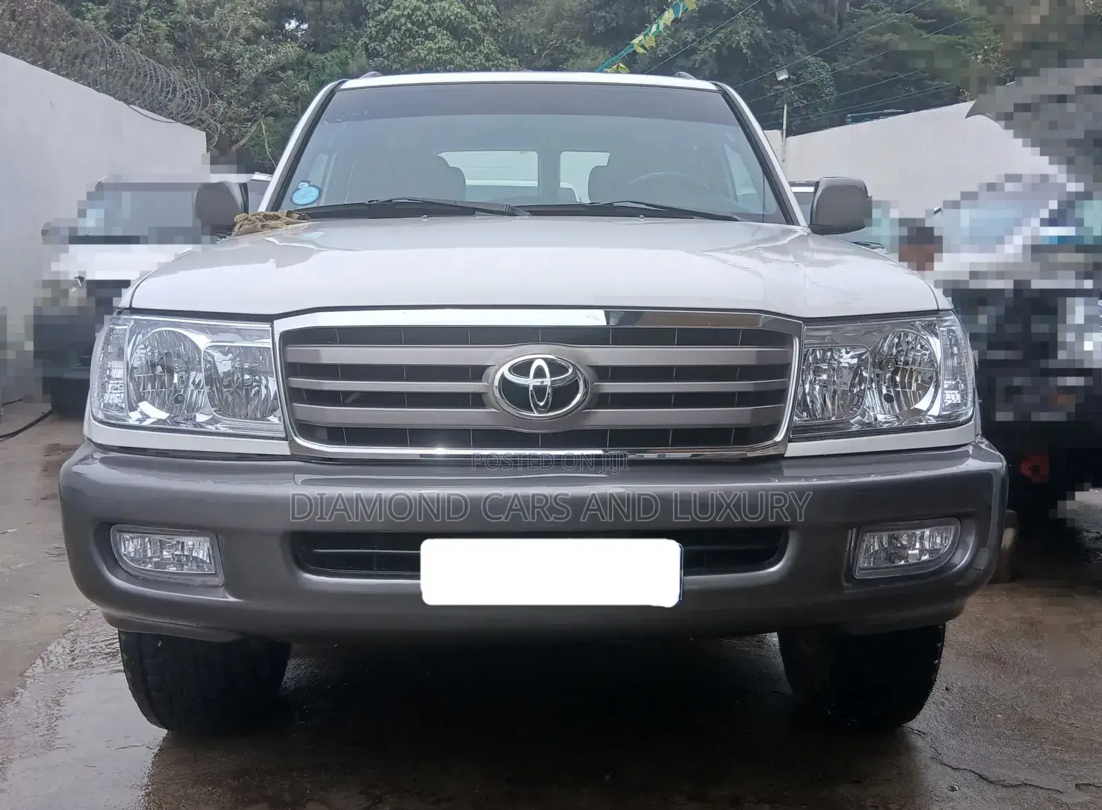Toyota Land Cruiser 2005 White
