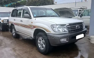 Toyota Land Cruiser 2005 White