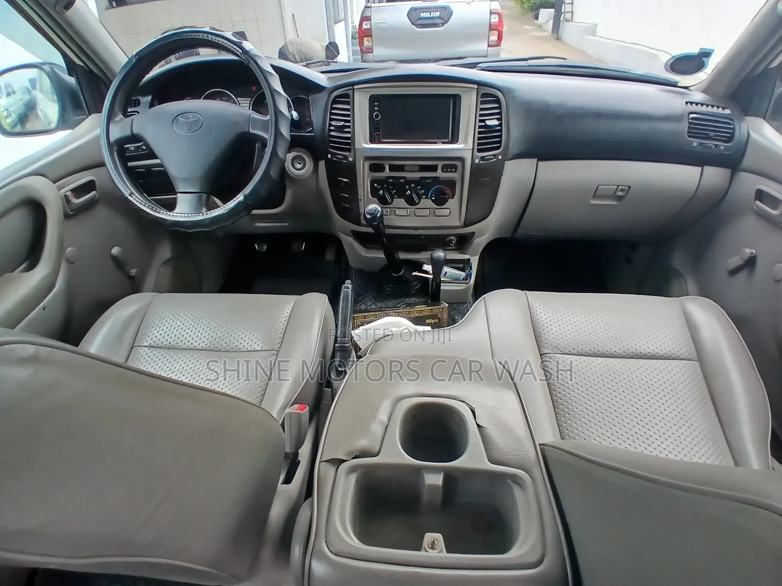 Toyota Land Cruiser 2005 White