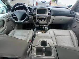 Toyota Land Cruiser 2005 White