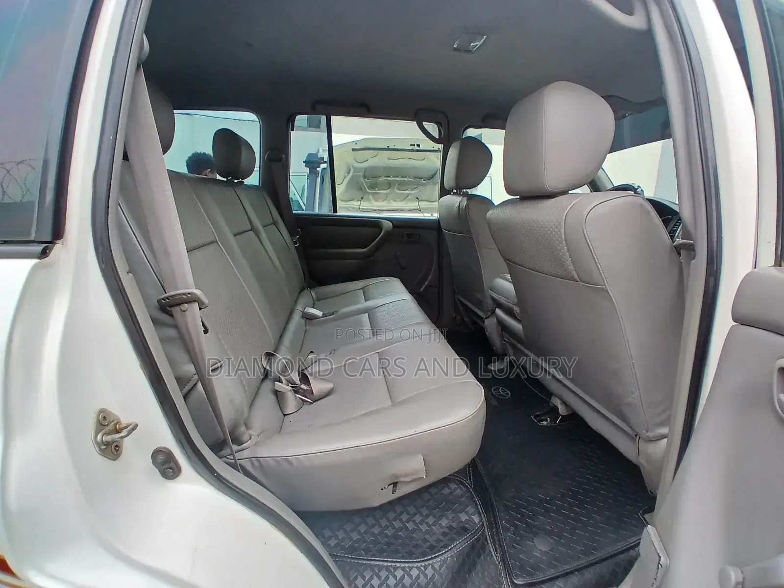 Toyota Land Cruiser 2005 White