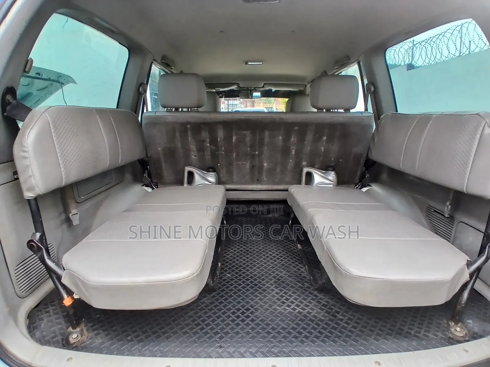 Toyota Land Cruiser 2005 White
