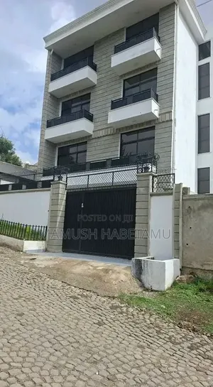 8bdrm House in የግል, Nifas Silk-Lafto for sale