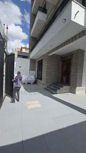 8bdrm House in የግል, Nifas Silk-Lafto for sale