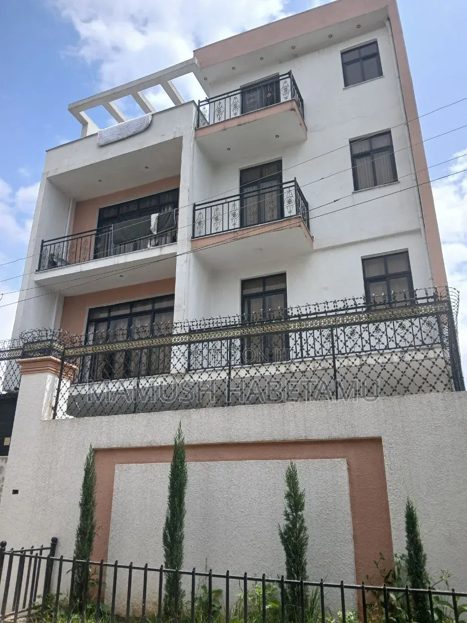 8bdrm House in የግል, Nifas Silk-Lafto for sale