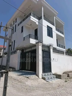 6bdrm House in የግል, Nifas Silk-Lafto for sale