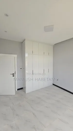 6bdrm House in የግል, Nifas Silk-Lafto for sale