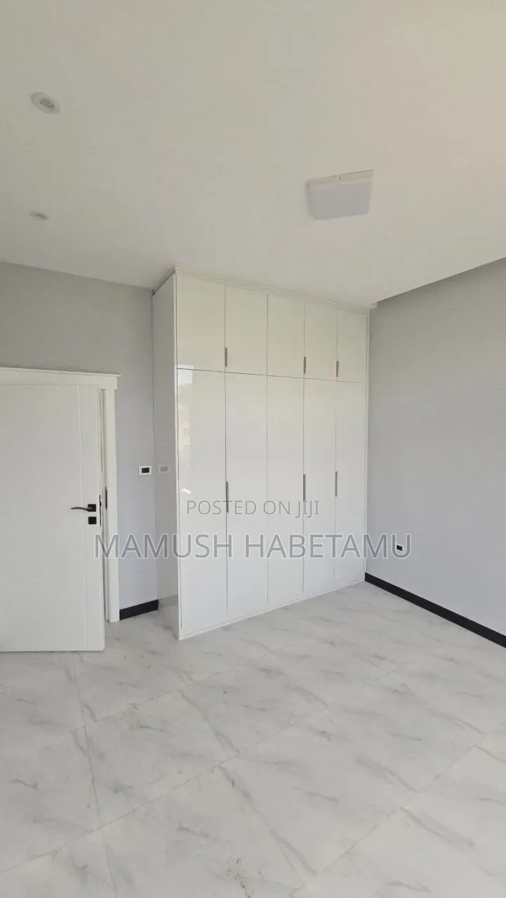 6bdrm House in የግል, Nifas Silk-Lafto for sale