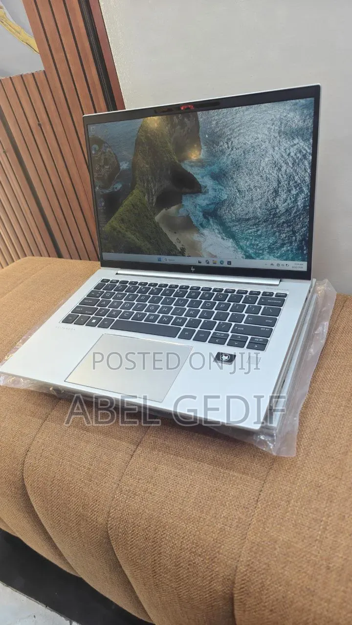 New Laptop HP 16GB AMD Ryzen 5 SSD 512GB