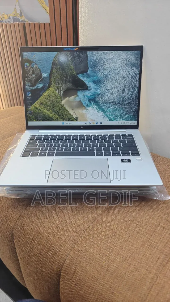 New Laptop HP 16GB AMD Ryzen 5 SSD 512GB