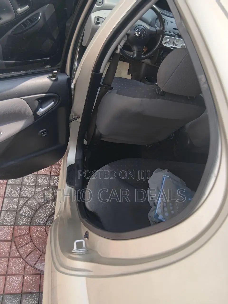 Toyota Vitz 2004 Gold
