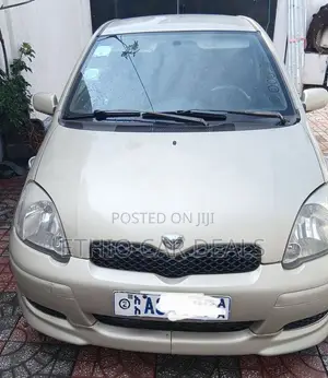 Toyota Vitz 2004 Gold