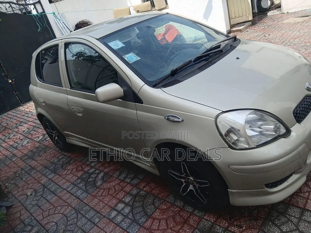 Toyota Vitz 2004 Gold