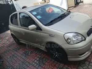 Toyota Vitz 2004 Gold