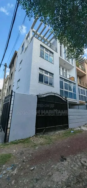 6bdrm House in 72ማህበር, Nifas Silk-Lafto for sale