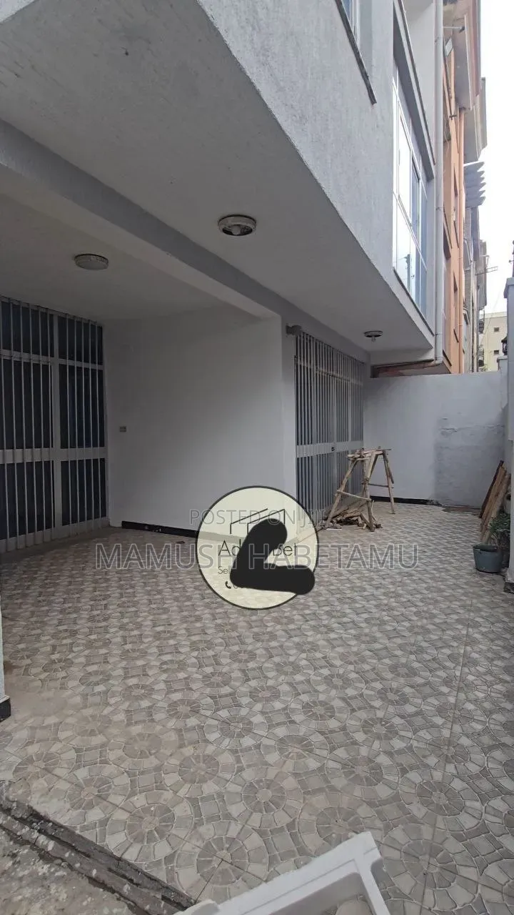 6bdrm House in 72ማህበር, Nifas Silk-Lafto for sale