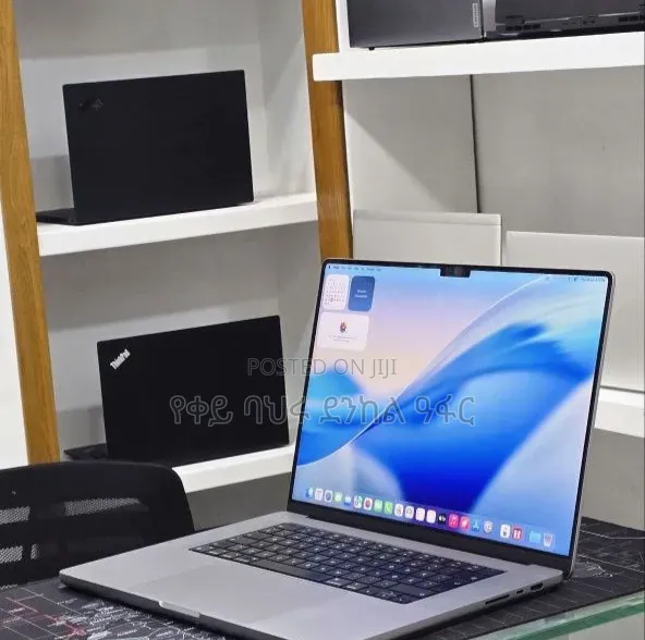 New Laptop Apple MacBook Pro 2021 M1 32GB Intel Core i7 SSD 512GB