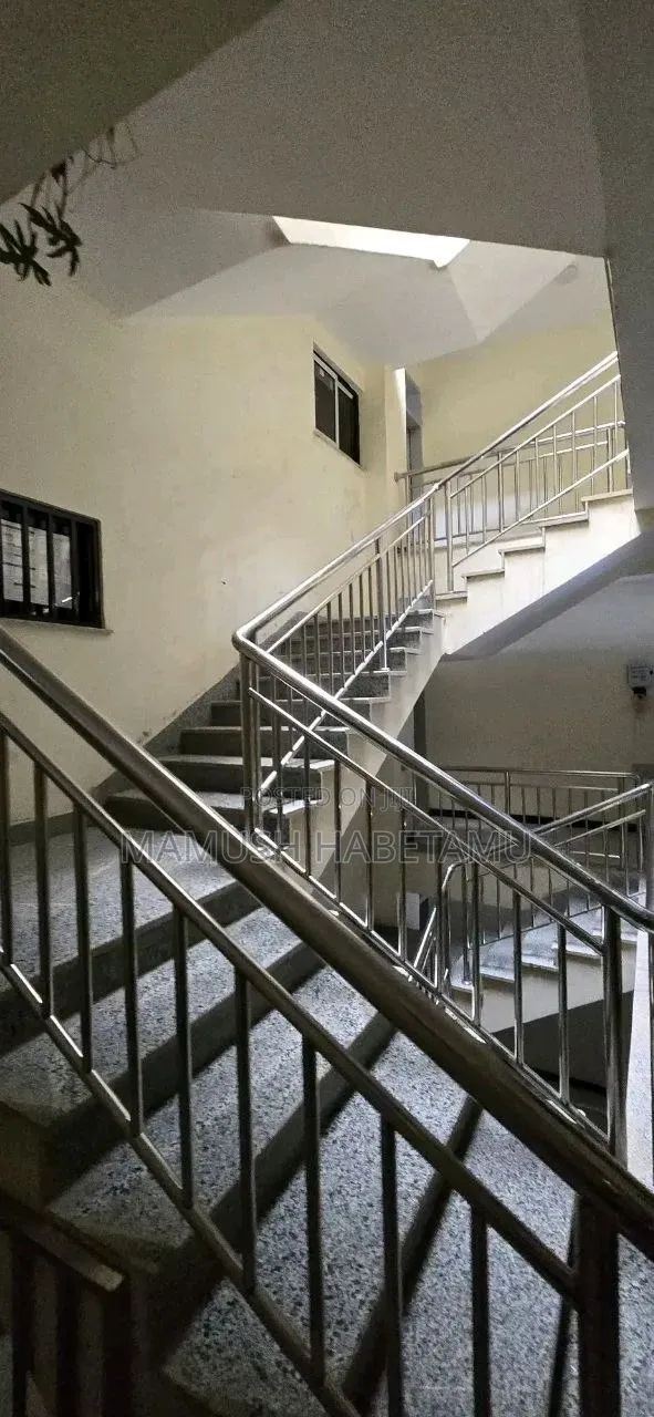 3bdrm Apartment in የሚሸጥ አፓርታማ, Nifas Silk-Lafto for sale