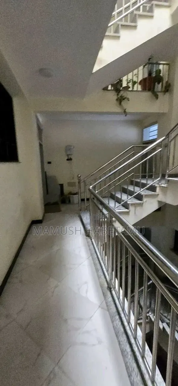 3bdrm Apartment in የሚሸጥ አፓርታማ, Nifas Silk-Lafto for sale